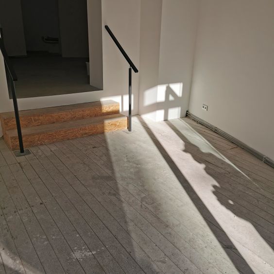 Fußboden-Verlegearbeiten vom Maler Meisterbetrieb M.E.R.K. in Berlin für Berlin, Spandau und Brandenburg